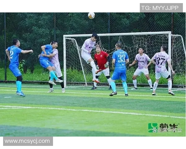 蒙牛赞助的足球明星有哪些他们在球场上的精彩表现和成就分析